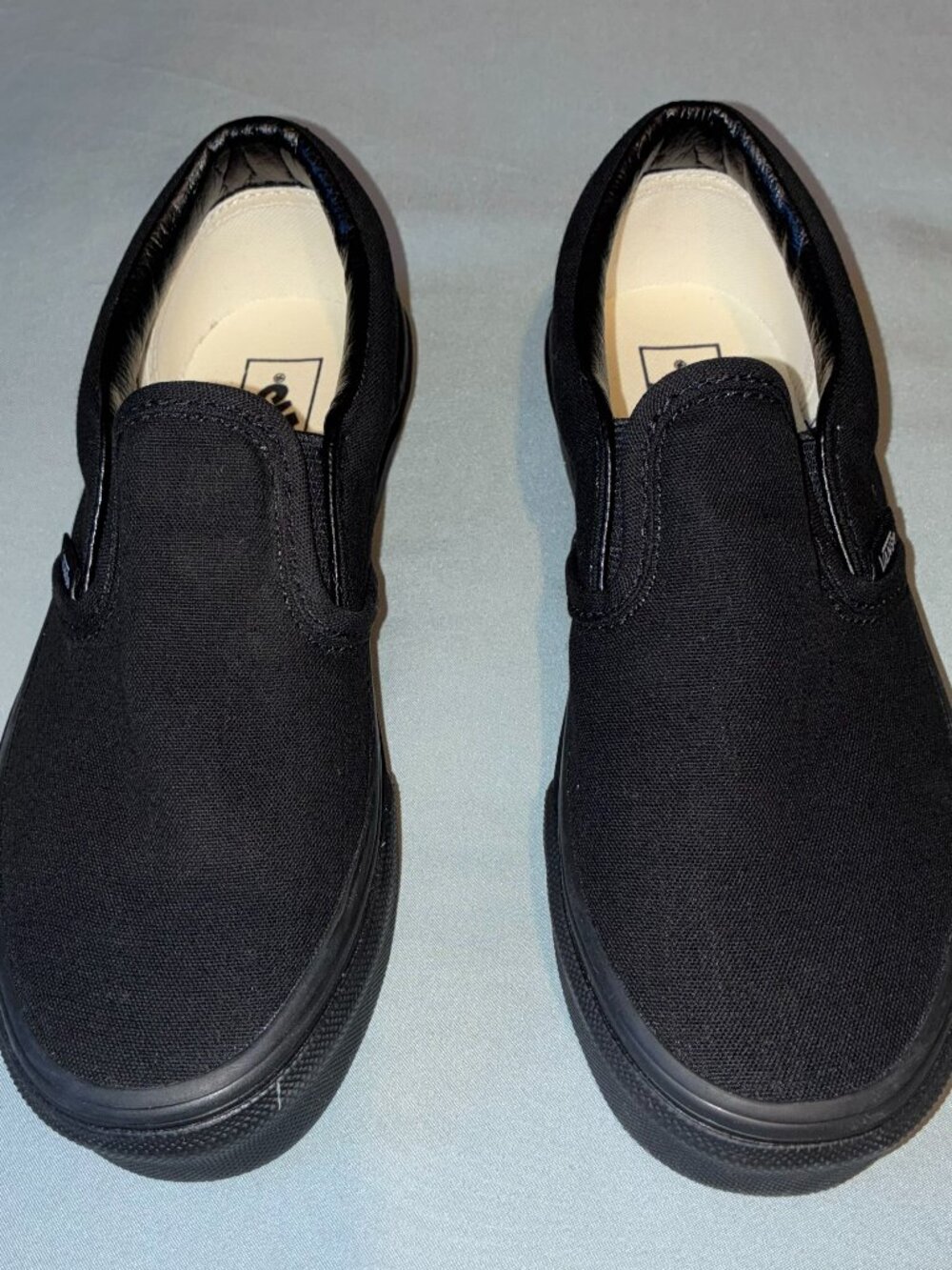 Youth Classic Slip-on Vans Big Kids size 2.5 New With Box